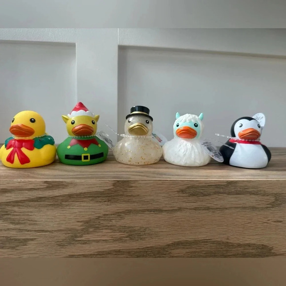 Christmas Bullseye Target Ducks New 2024 - Picture 1 of 3